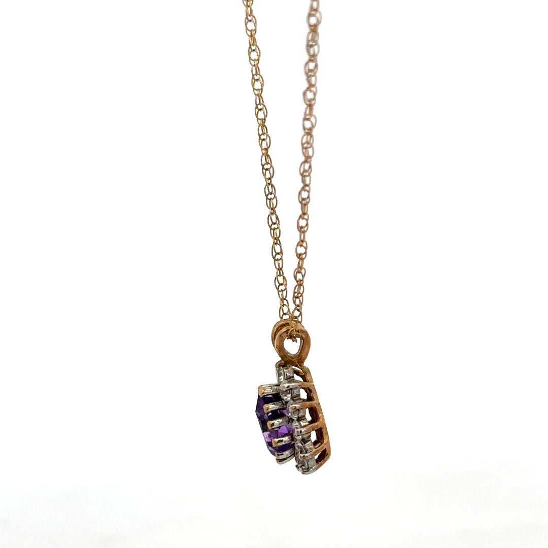 9ct yellow gold chain with pendant, weighing 1.9g, featuring a simple elegant design, unbranded jewelry accessory.
