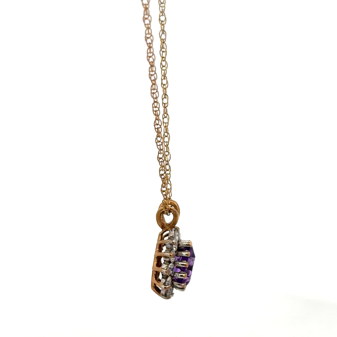 9ct yellow gold chain with pendant, lightweight jewelry piece weighing 1.9g, unbranded, displayed with detailed close-up.