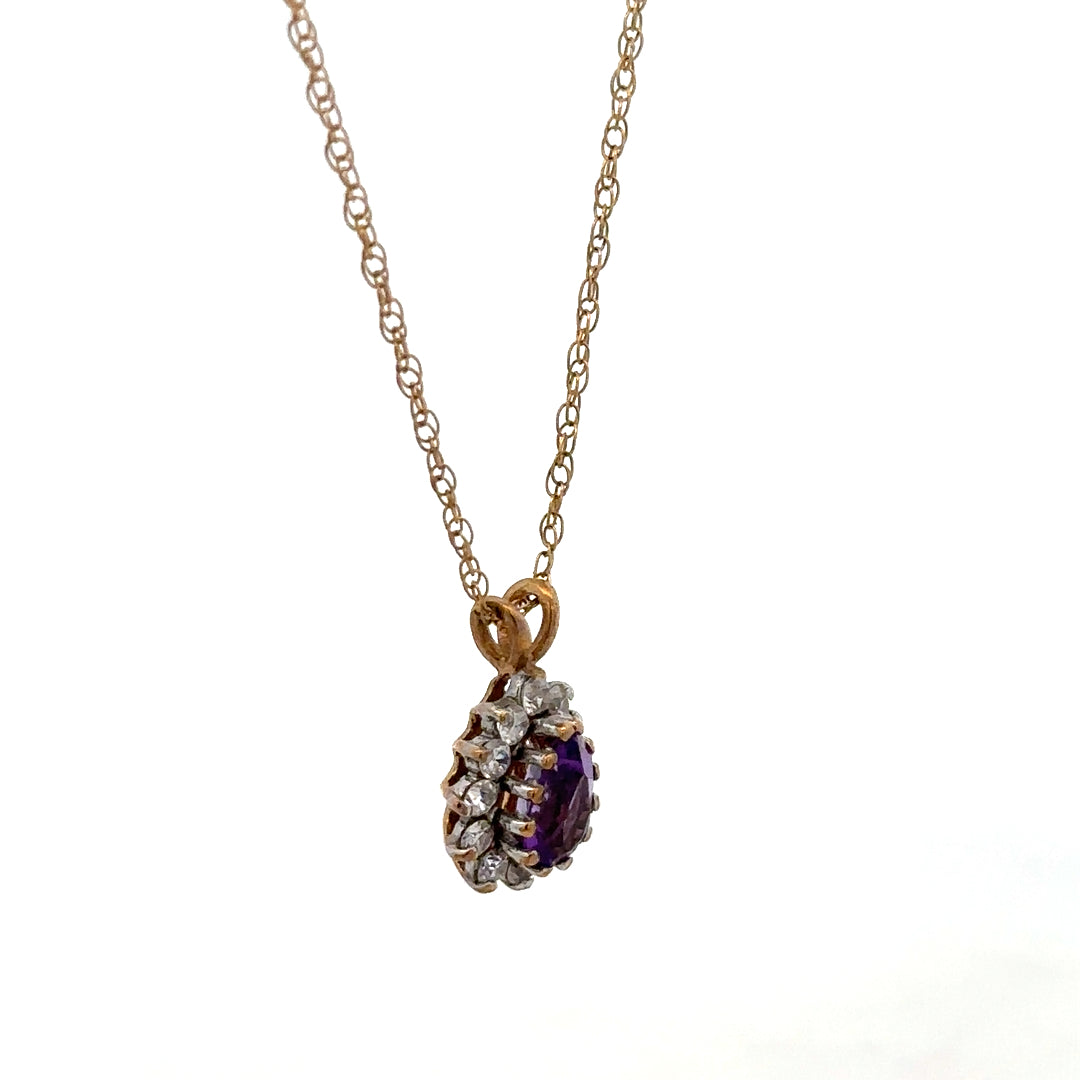 9ct yellow gold chain with pendant, lightweight jewelry piece weighing 1.9g, unbranded elegant gold necklace.