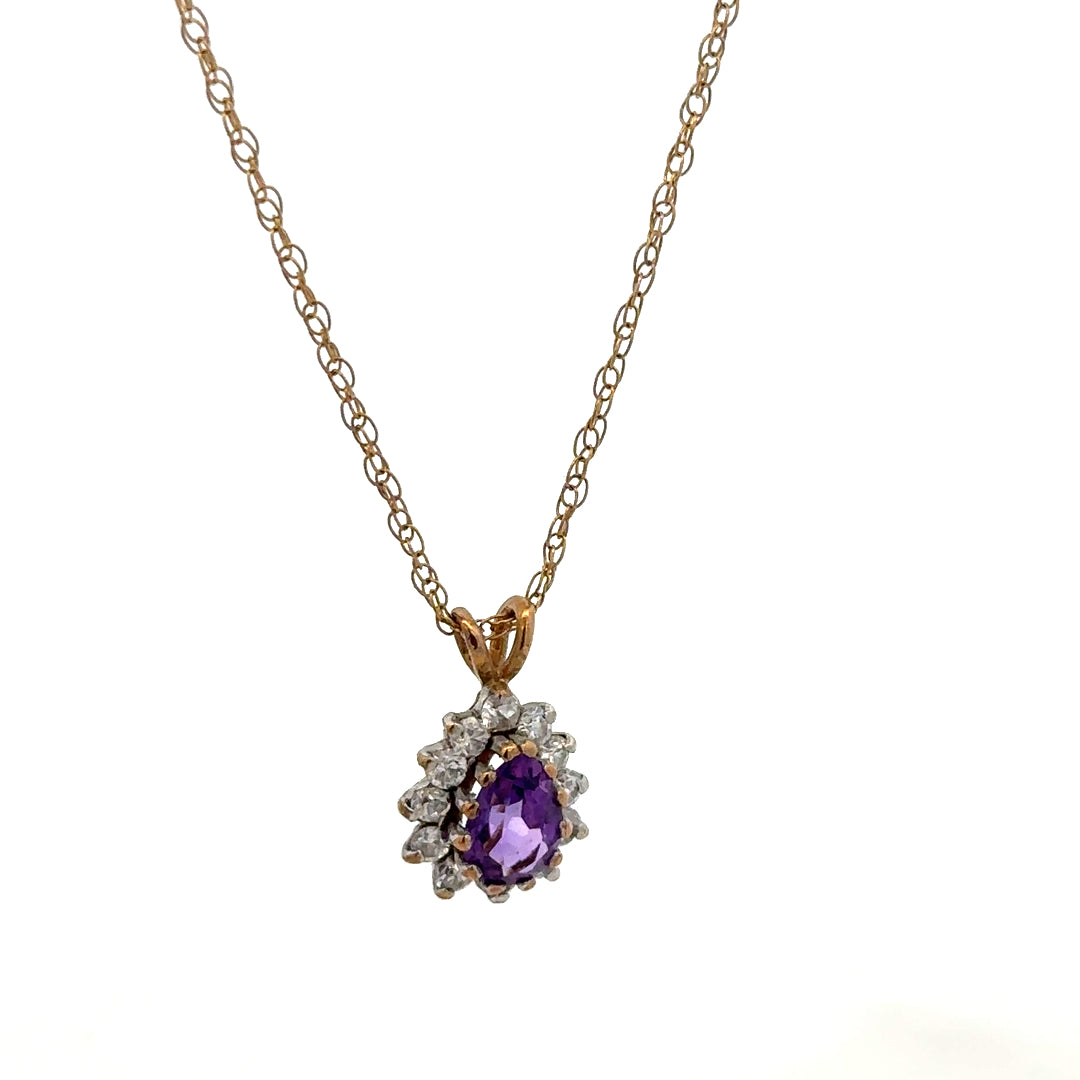 9ct yellow gold chain with matching pendant, lightweight jewelry piece weighing 1.9 grams, unbranded style.