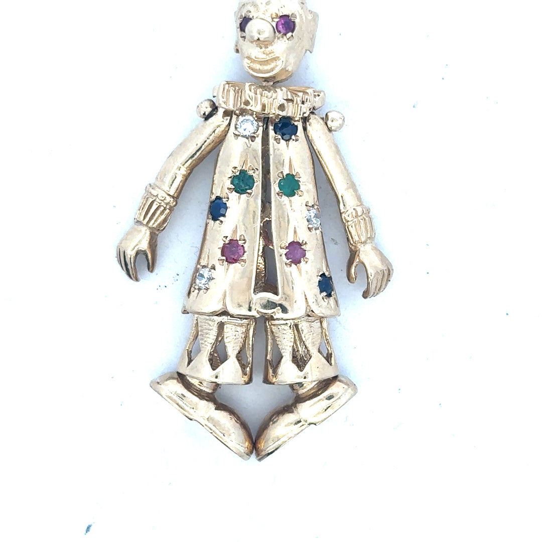 9ct yellow gold clown pendant weighing 20.3g, featuring a detailed and playful design on a chain.