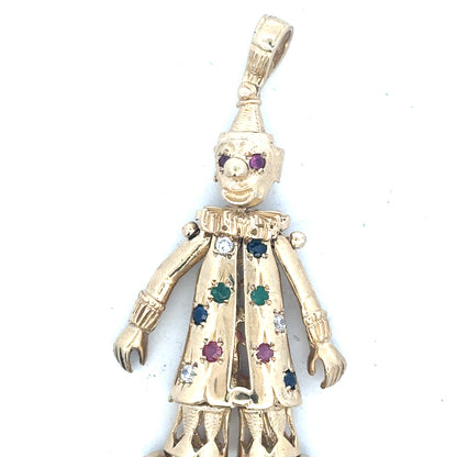 9ct yellow gold clown pendant weighing 20.3g, featuring a detailed design, ideal for jewelry and pendant collection.