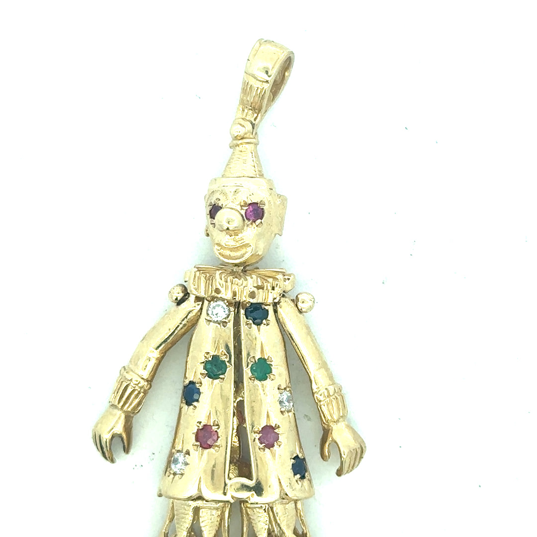 9ct yellow gold clown pendant weighing 20.3g, featuring detailed craftsmanship and a playful design, perfect for jewelry collection.