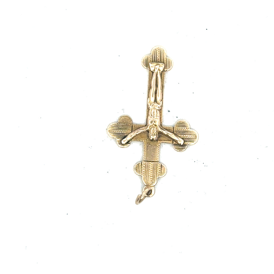 9ct yellow gold cross pendant weighing 2.7g, showcasing a simple and elegant religious jewelry piece.
