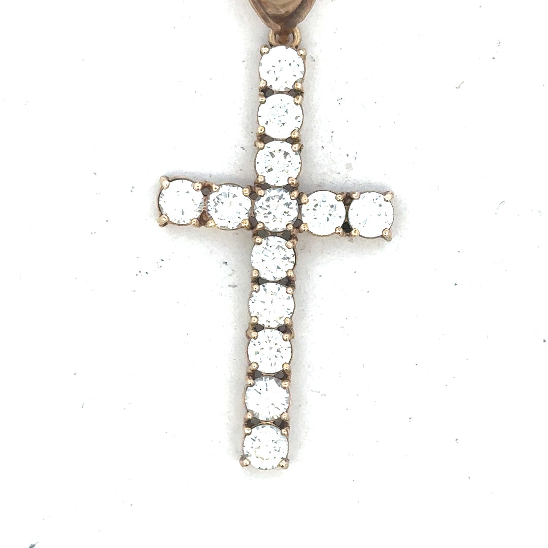 9ct yellow gold cross pendant weighing 5.1g, unbranded jewelry with detailed design, suitable for necklace or chain.