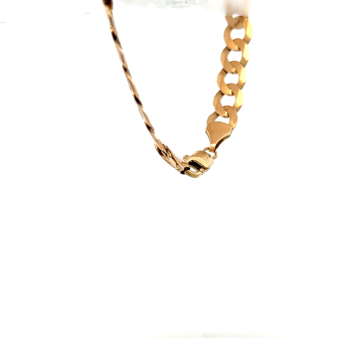 9ct yellow gold curb bracelet weighing 15.5g, featuring classic interlinked chain links on a plain background.