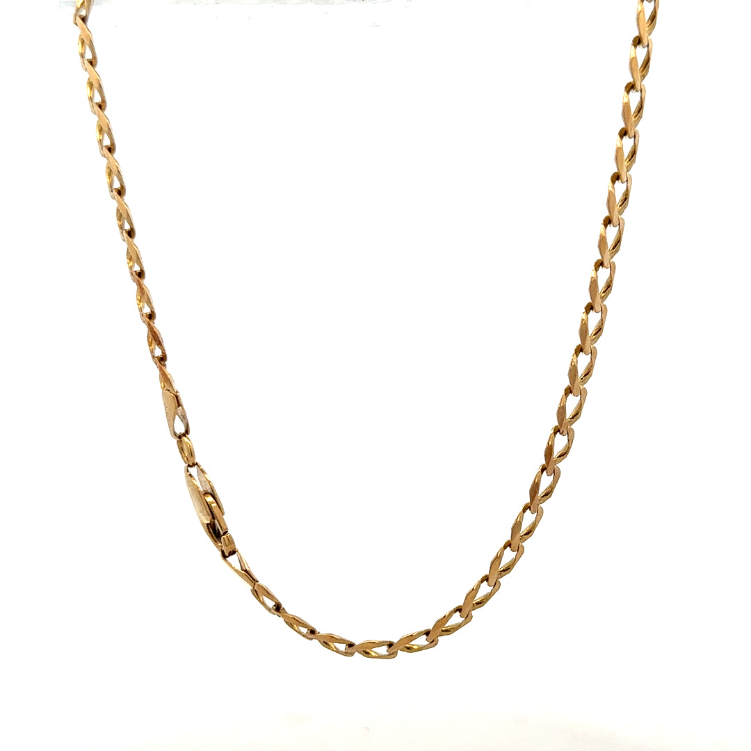 9ct yellow gold curb bracelet weighing 7.6g, featuring classic interlinked chain links, unbranded jewelry accessory.
