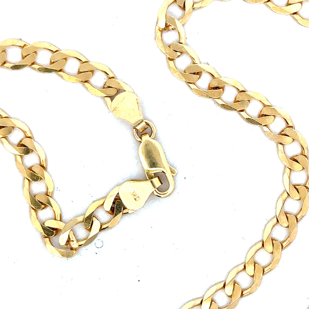 9ct yellow gold curb chain weighing 14.7g, featuring a classic link design, unbranded jewelry accessory.
