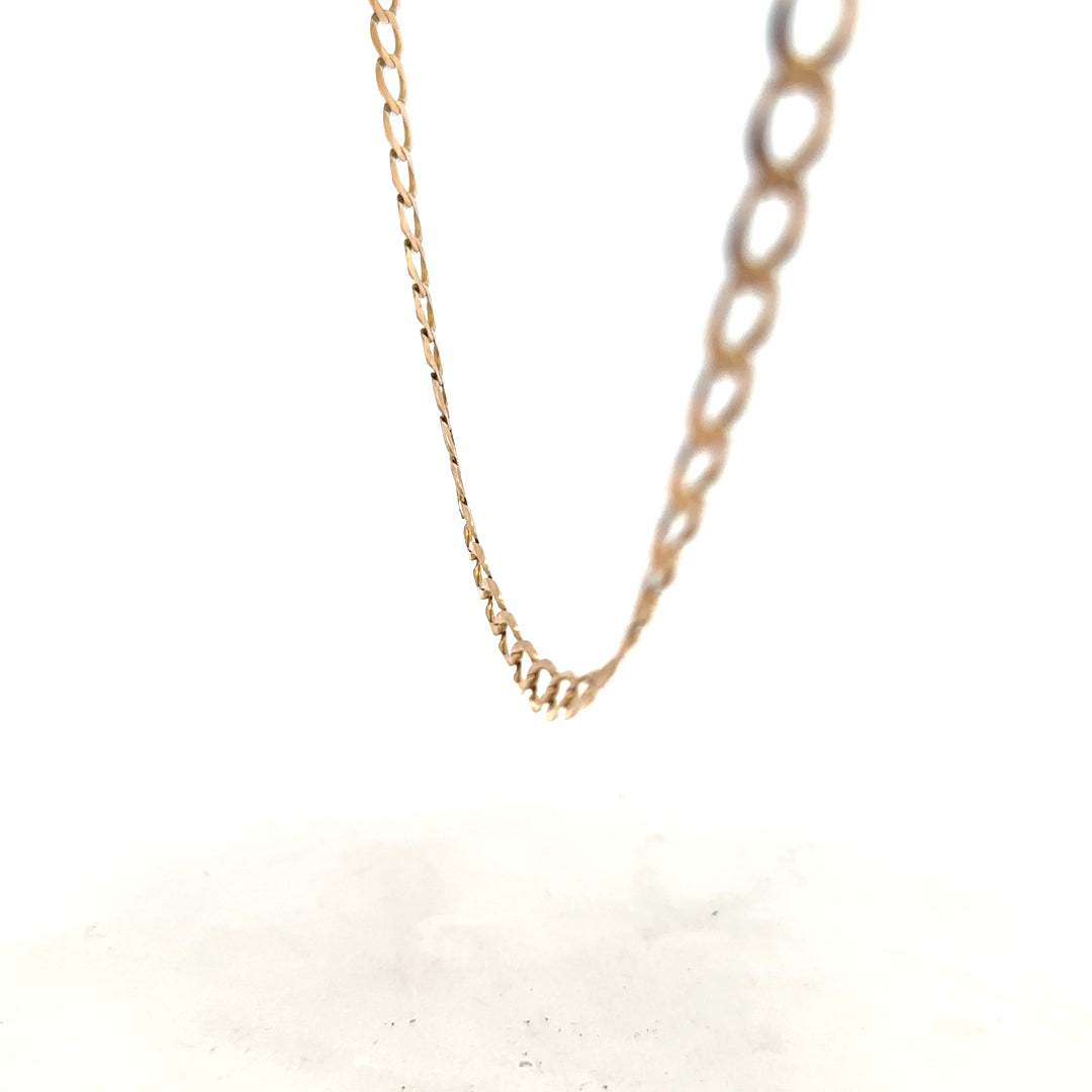 9ct yellow gold curb chain weighing 17.3g, detailed close-up of the linked jewelry chain with a polished finish.