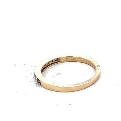 9ct yellow gold diamond and amethyst ring, size N, with a central amethyst gemstone and diamond accents.