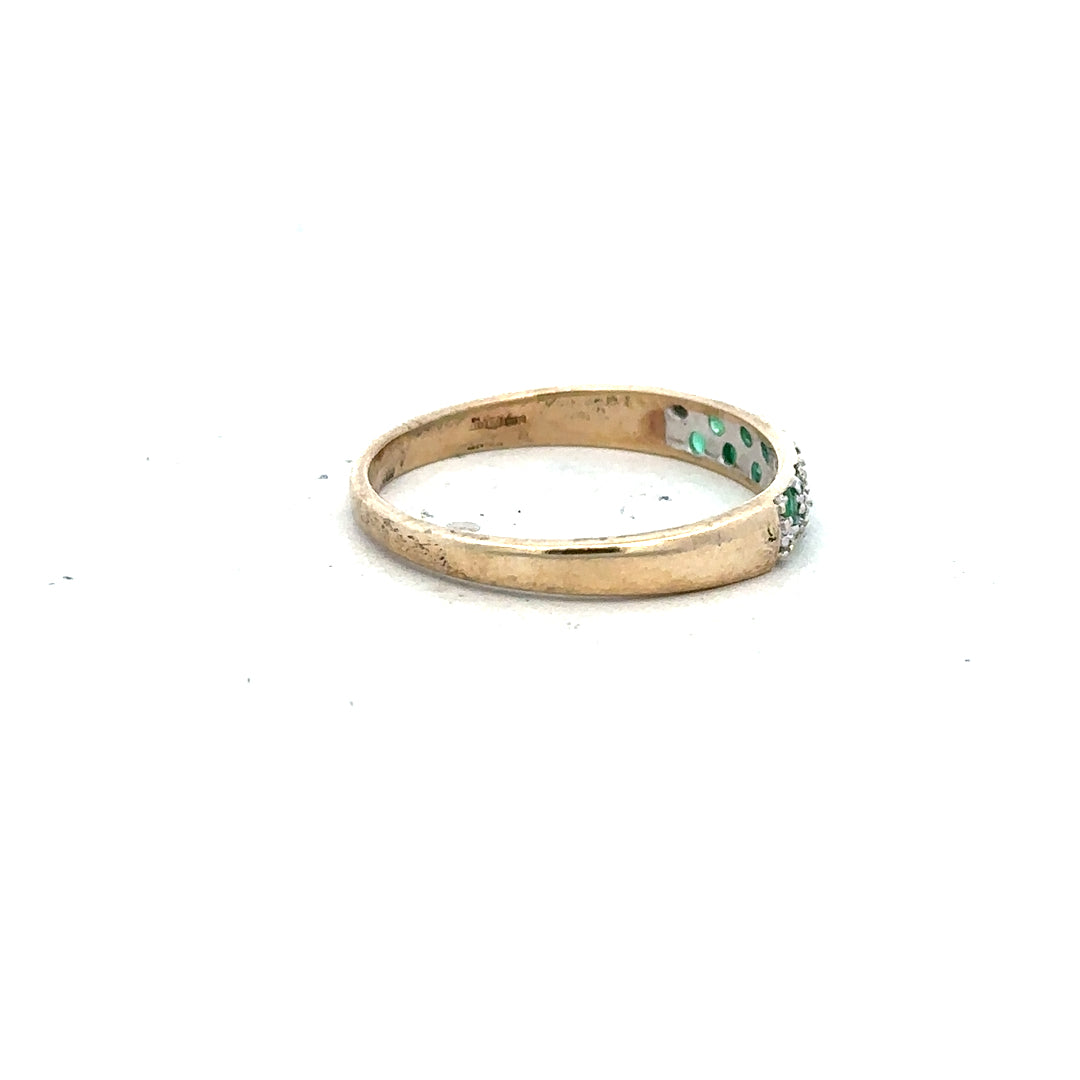 9ct yellow gold ring with diamond and emerald accents, size P, featuring a stylish and elegant design.