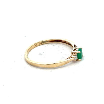 9ct yellow gold ring with diamond and emerald gemstones, size S, featuring a detailed design and polished finish.