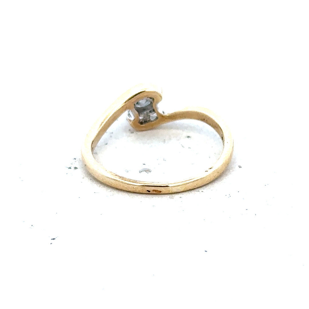 9ct yellow gold diamond ring in size I 1/2 with 1.6g weight, featuring a sparkling diamond setting.