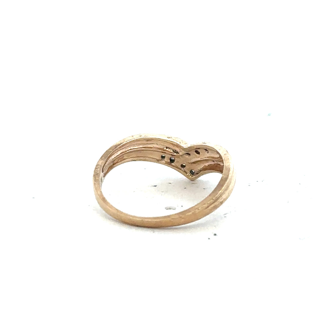 9ct yellow gold diamond ring in size L with a sparkling diamond, elegant jewelry piece.