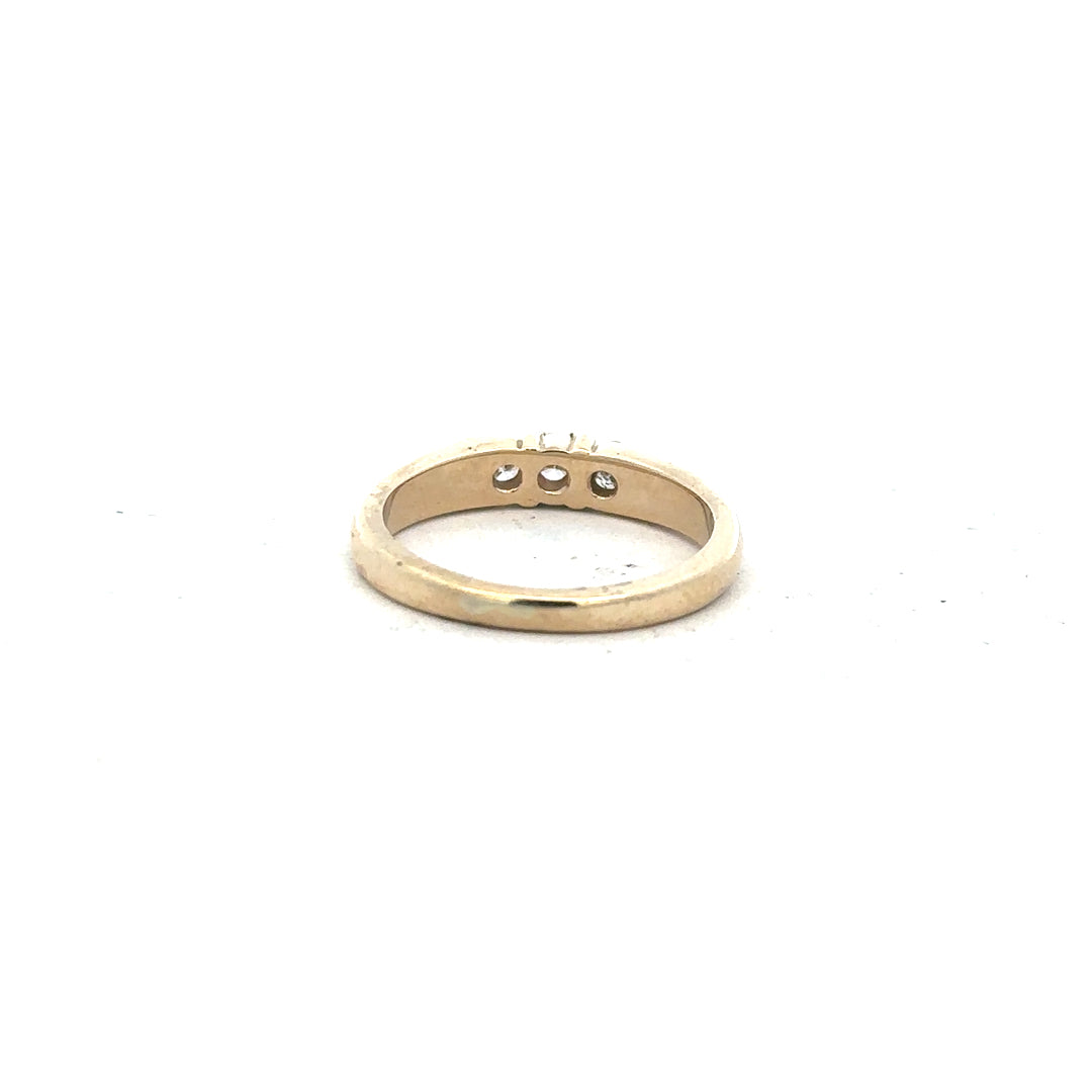 9ct yellow gold diamond ring in size M with sparkling diamonds, featuring a sleek and elegant design.