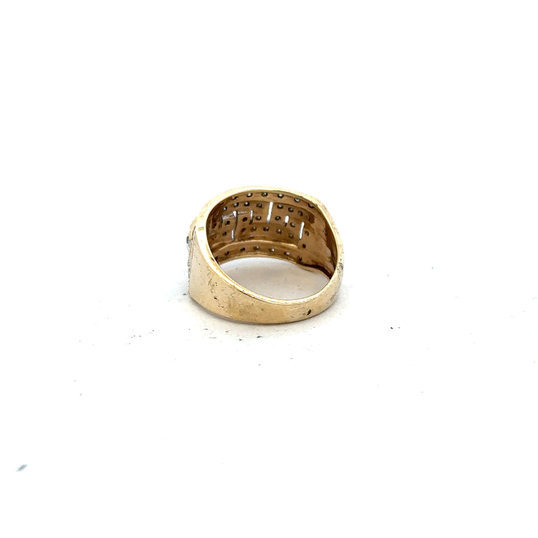 9ct yellow gold diamond ring in size M, featuring a sparkling central diamond and elegant band design.