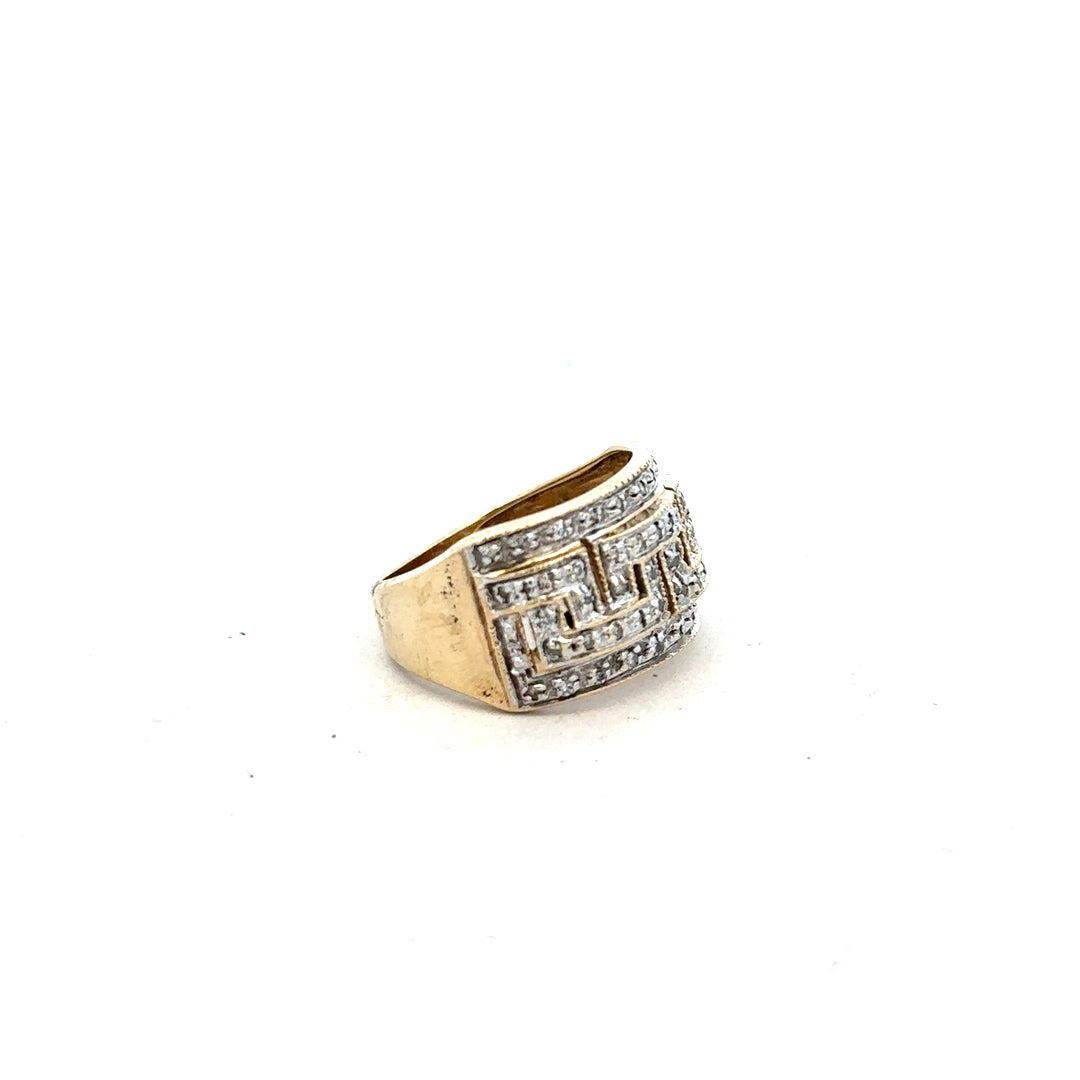 9ct yellow gold diamond ring in size M with a sparkling diamond, showcasing elegant craftsmanship and classic jewelry design.