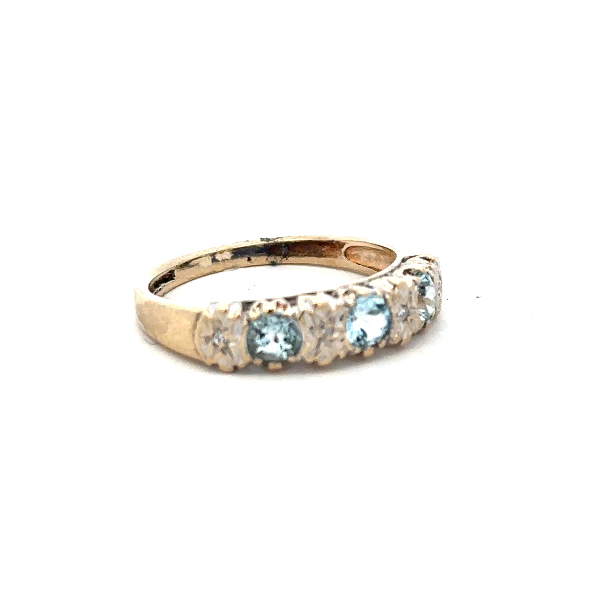 9ct yellow gold diamond ring in size M1/2, featuring a sparkling diamond setting, unbranded jewelry for elegant style.