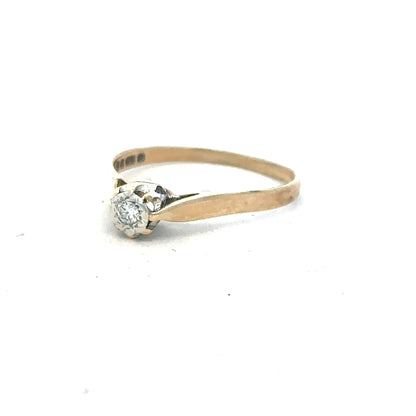 9ct yellow gold diamond ring in size O, featuring a sparkling diamond setting and a sleek, elegant band.