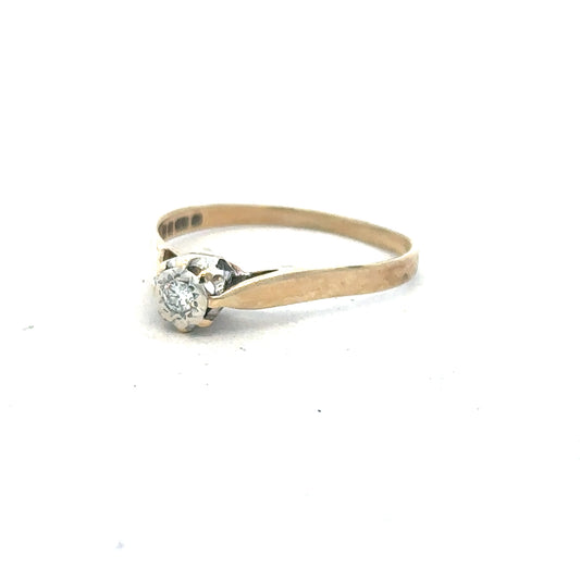 9ct yellow gold diamond ring in size O, featuring a sparkling diamond setting and a sleek, elegant band.