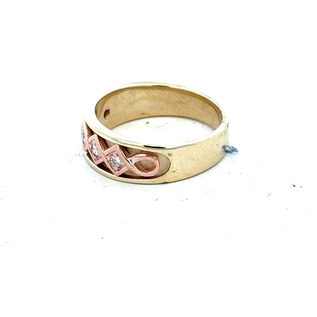 9ct yellow gold diamond ring in size O with sparkling diamonds, showcasing elegant jewelry craftsmanship.