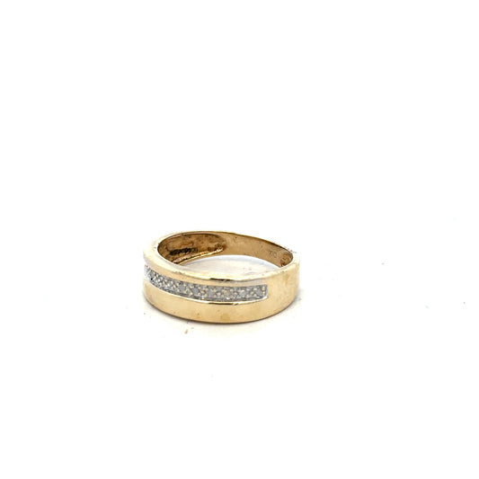 9ct yellow gold diamond ring in size P with sparkling diamonds, unbranded, showcasing a elegant and classic jewelry design.