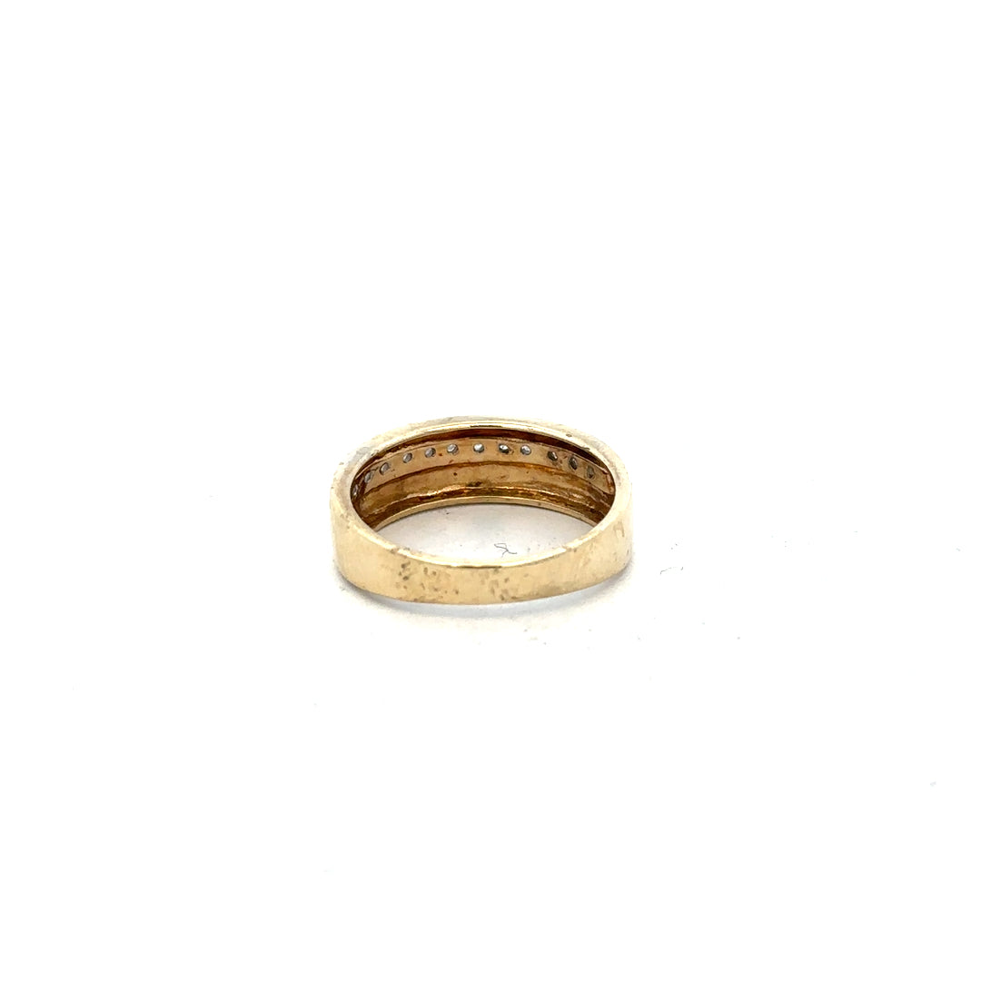 9ct yellow gold diamond ring in size P with sparkling diamonds, showcasing a elegant jewelry design.