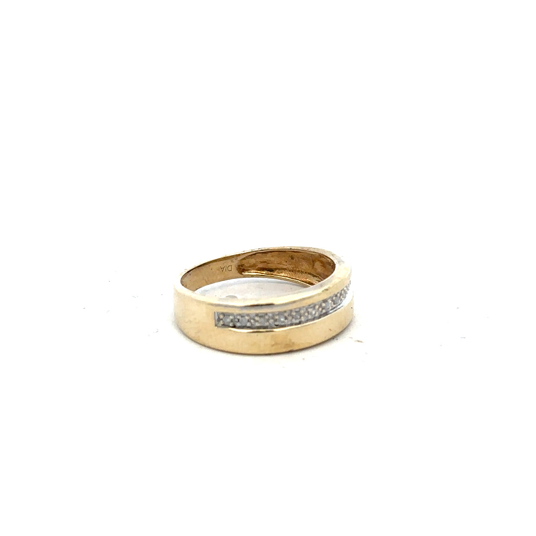 9ct yellow gold diamond ring in size P featuring a sparkling central diamond and elegant band design.