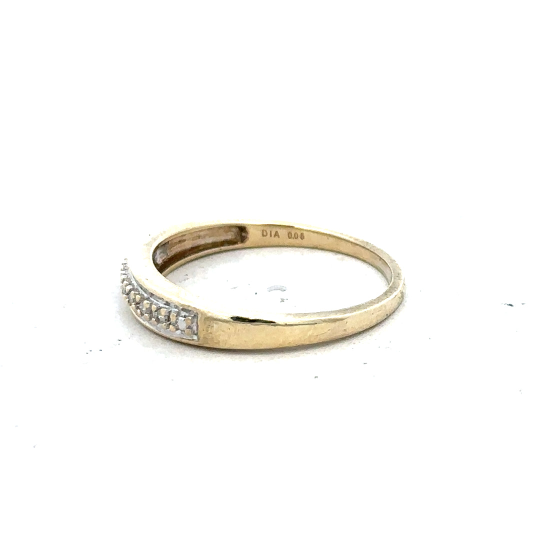 9ct yellow gold diamond ring in size P with sparkling diamonds, showcasing a elegant and classic jewelry design.