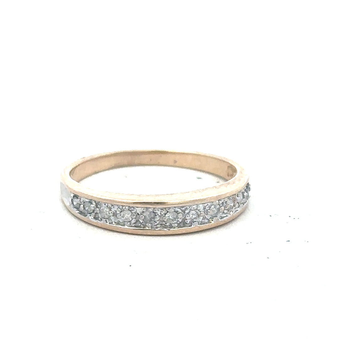 9ct yellow gold diamond ring in size Q, featuring a sparkling diamond setting, unbranded jewelry for elegant wear.