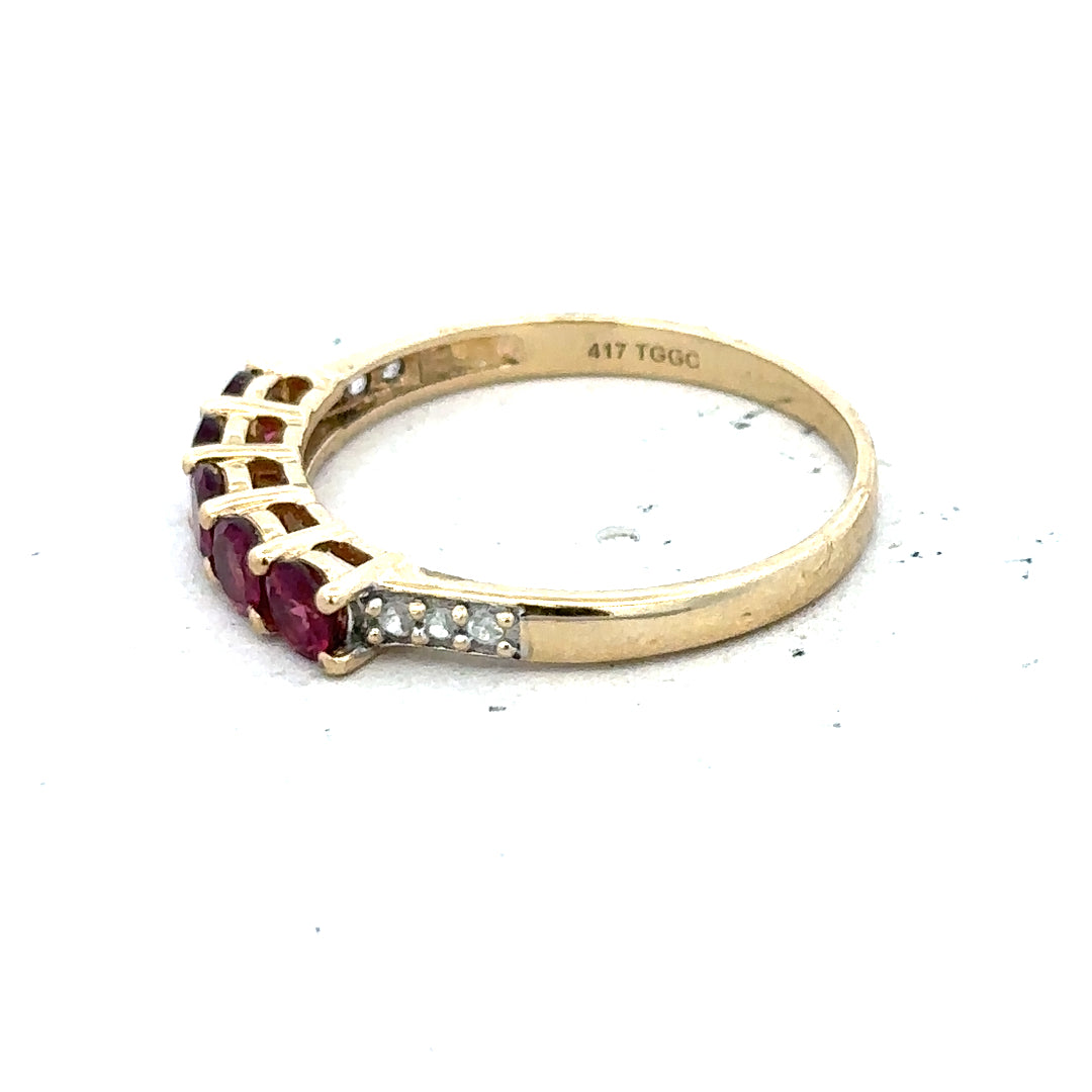 9ct yellow gold diamond ring in size R1/2, featuring a sparkling diamond set in a classic band.