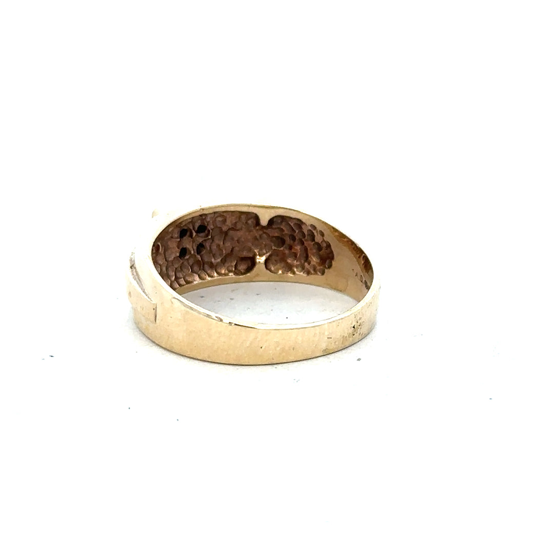 9ct yellow gold diamond ring in size S, featuring a sparkling diamond, unbranded elegant jewelry accessory.