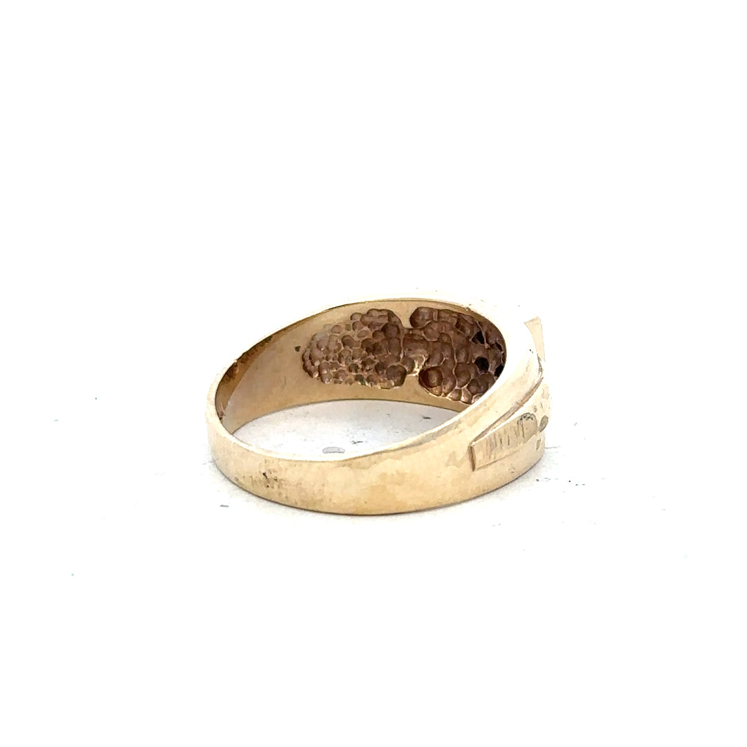 9ct yellow gold diamond ring in size S with a sparkling diamond, designed for elegant jewelry wear.