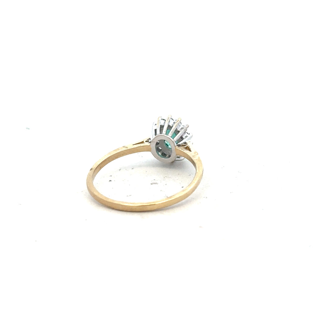 9ct yellow gold diamond ring in size S with sparkling diamonds, featuring a classic design and unbranded craftsmanship.