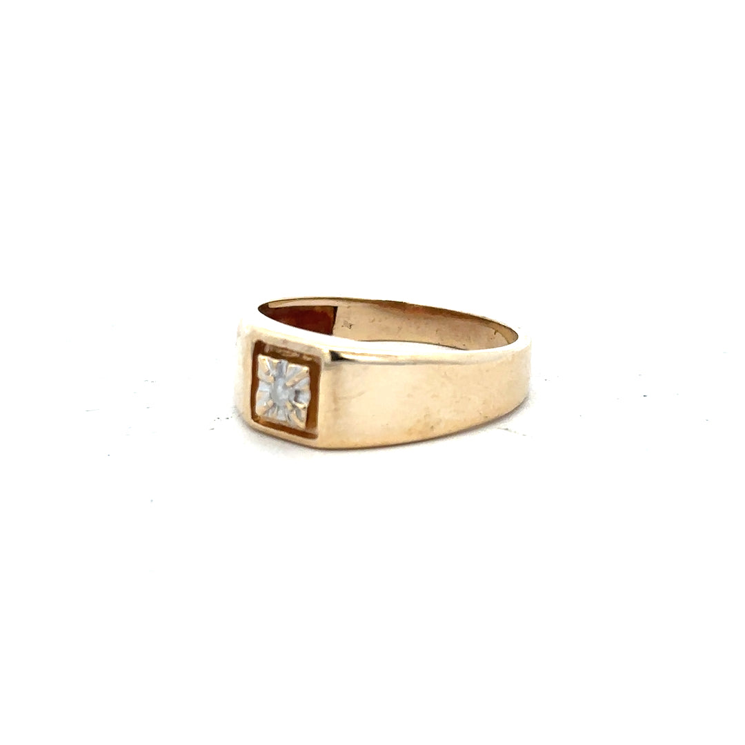 9ct yellow gold diamond ring in size T with sparkling diamonds, showcasing elegant jewelry craftsmanship.