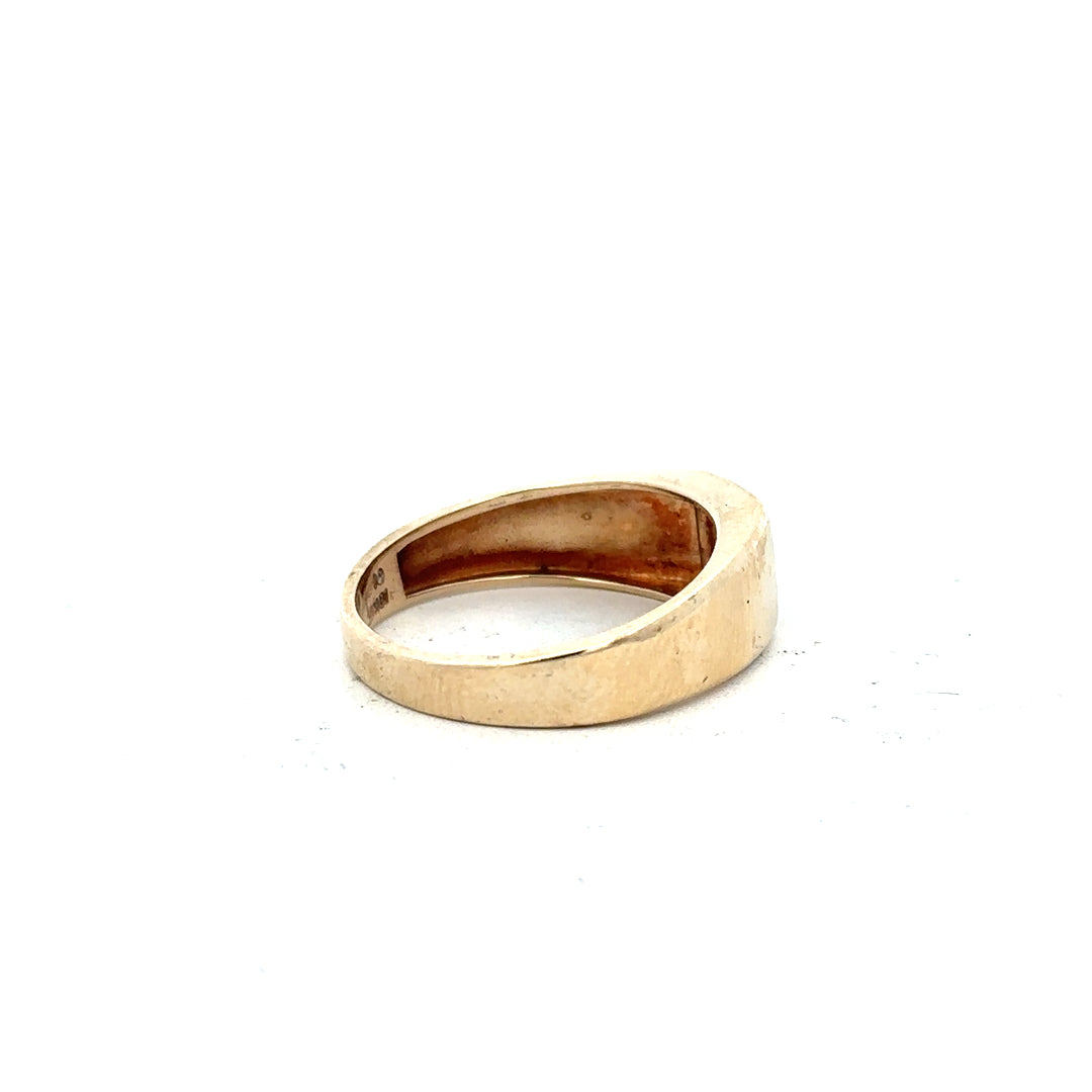 9ct yellow gold diamond ring in size T with sparkling diamonds, featuring a classic and elegant design.