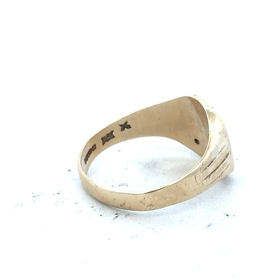 9ct yellow gold diamond ring size T with sparkling diamonds, unbranded, showcasing a elegant and classic jewelry design.