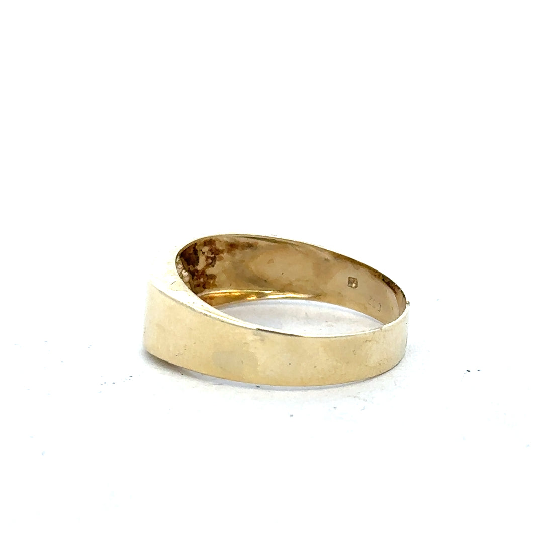9ct yellow gold diamond ring in size V with sparkling diamonds, showcasing elegant jewelry design.