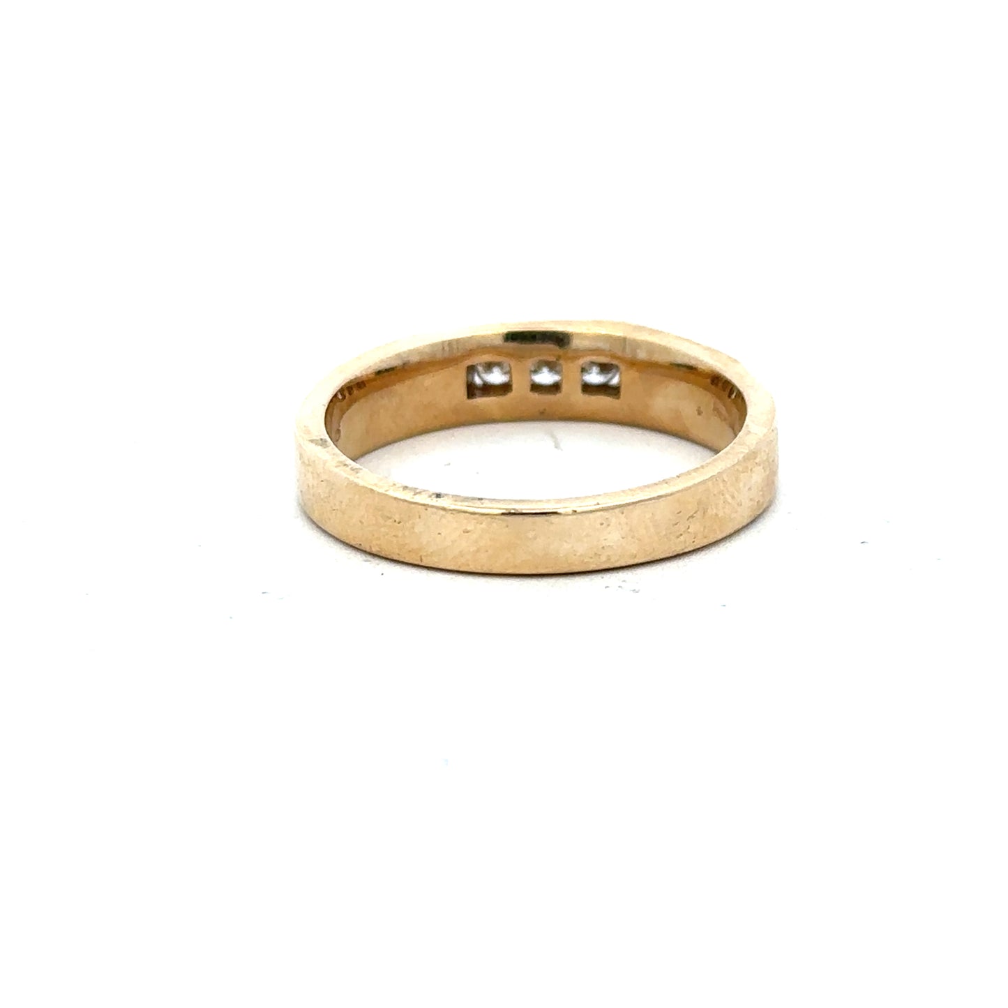 9ct yellow gold diamond ring in size Y with sparkling diamonds, showcasing elegant craftsmanship and classic jewelry design.