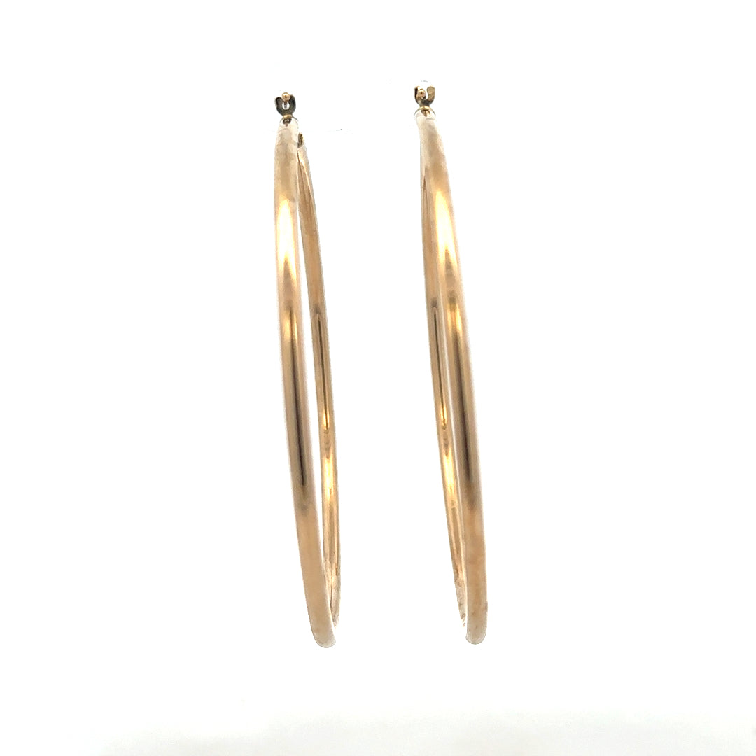 9ct yellow gold earrings weighing 3.4g, unbranded, featuring a simple and elegant design for everyday wear.