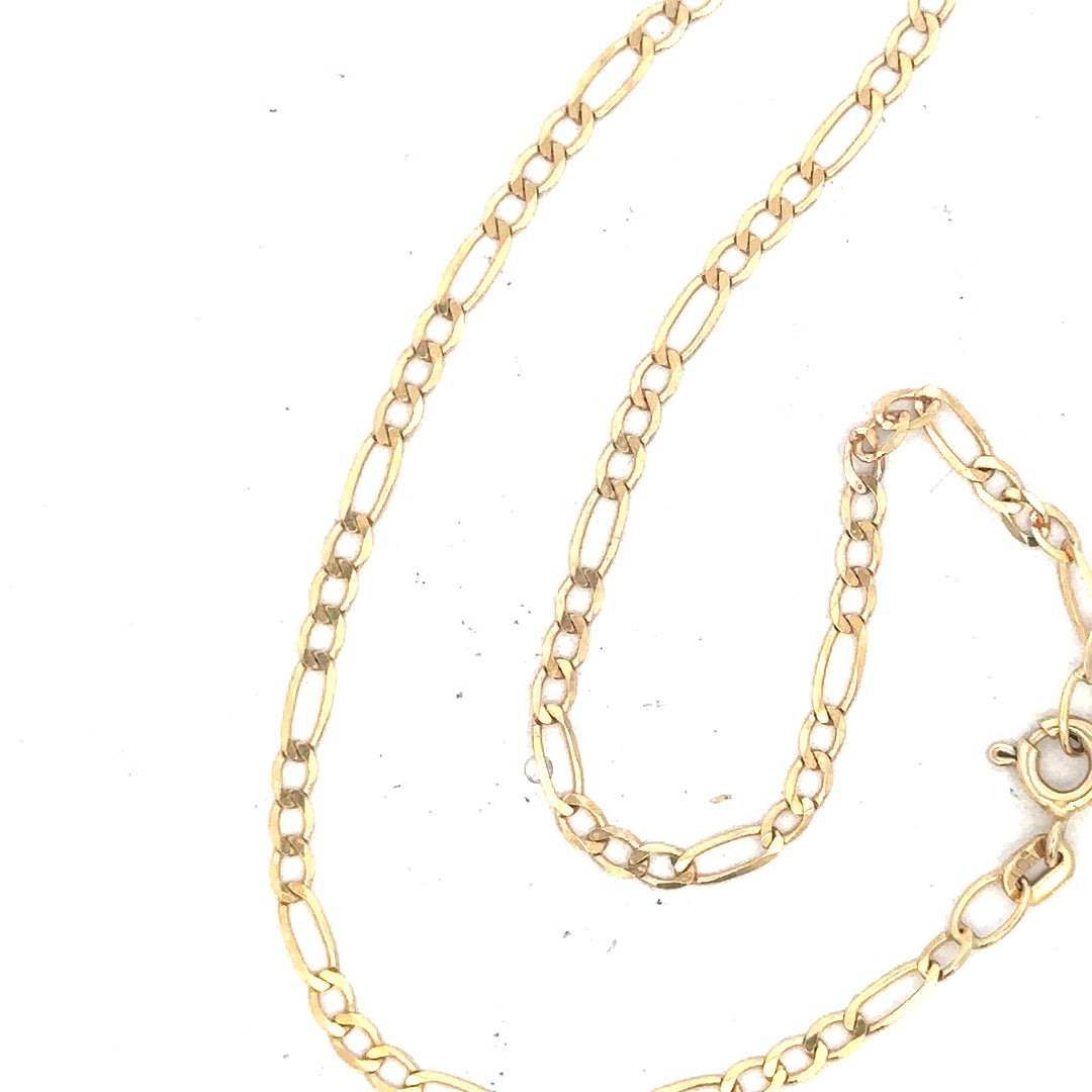 9ct yellow gold figaro bracelet weighing 1.5g with linked chain design, crafted in unbranded jewelry style.
