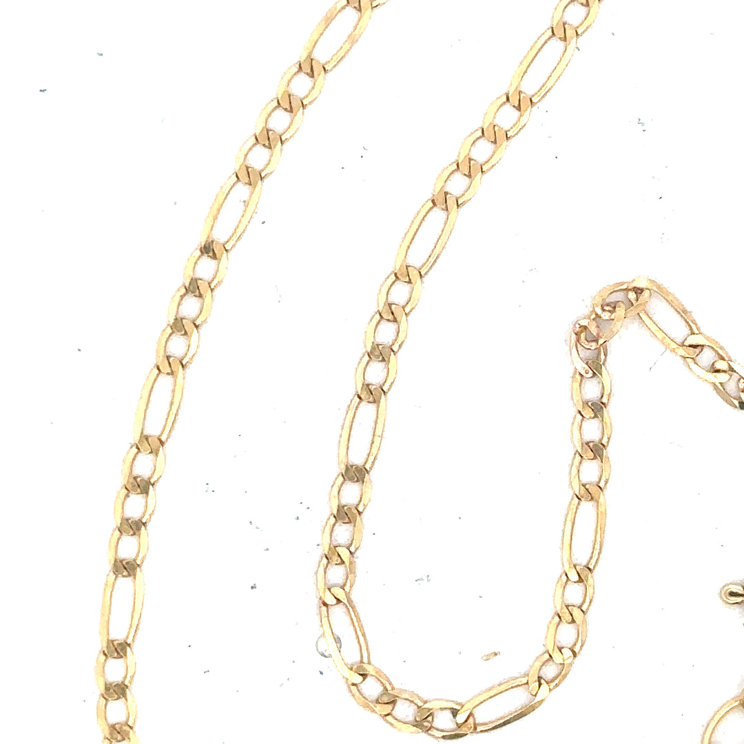 9ct yellow gold Figaro bracelet weighing 1.5g, unbranded, featuring linked chain design in a close-up view.