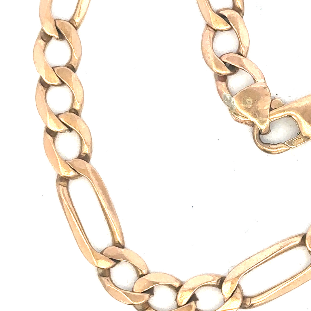 9ct yellow gold Figaro bracelet weighing 11.9g, featuring classic linked chain design with a polished finish.