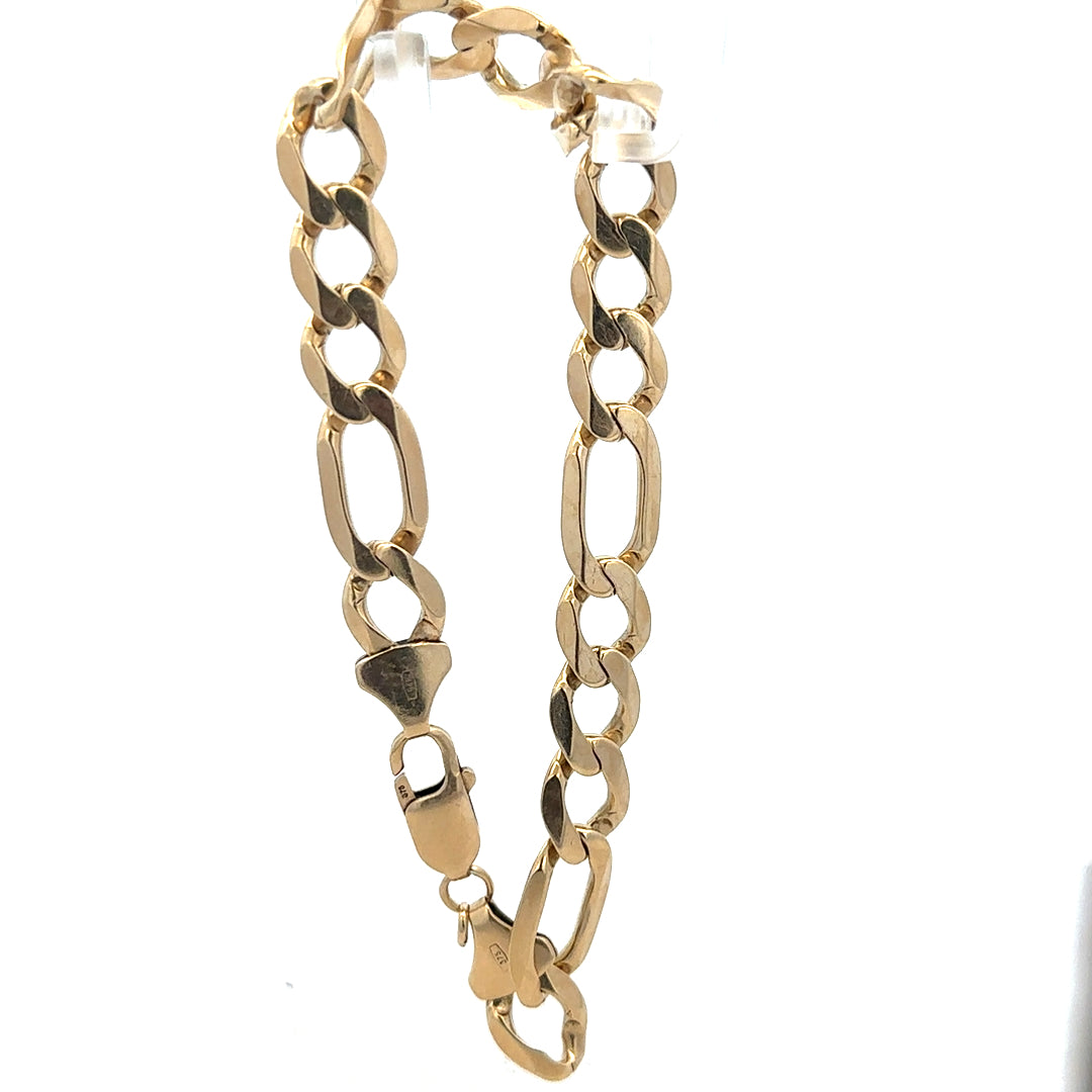 9ct yellow gold figaro bracelet weighing 20.1g, featuring linked chain design, unbranded jewelry accessory.