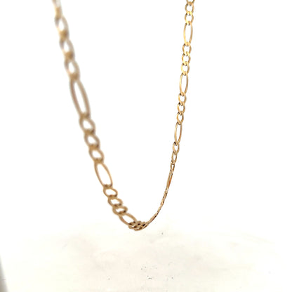 9ct yellow gold Figaro chain weighing 12.7g, showcasing its linked design and polished finish.