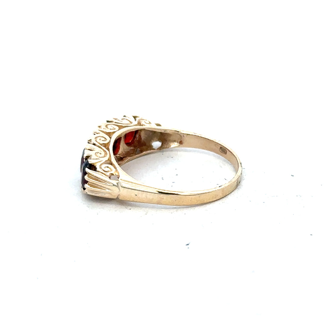 9ct yellow gold garnet ring in size S with a sparkling deep red garnet gemstone, unbranded jewelry.