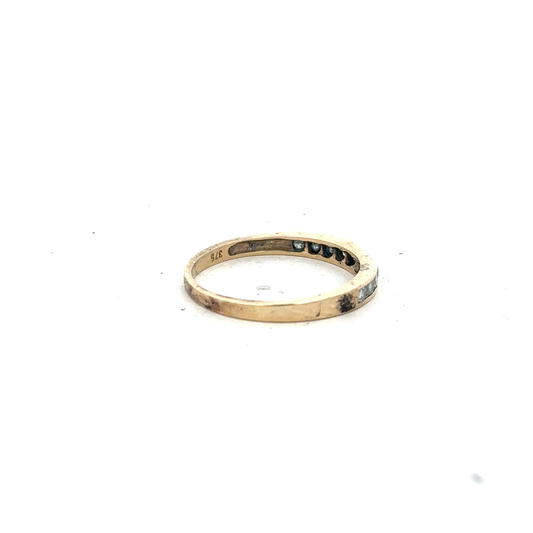 9ct yellow gold half eternity diamond ring in size N with sparkling diamonds, unbranded jewelry accessory.