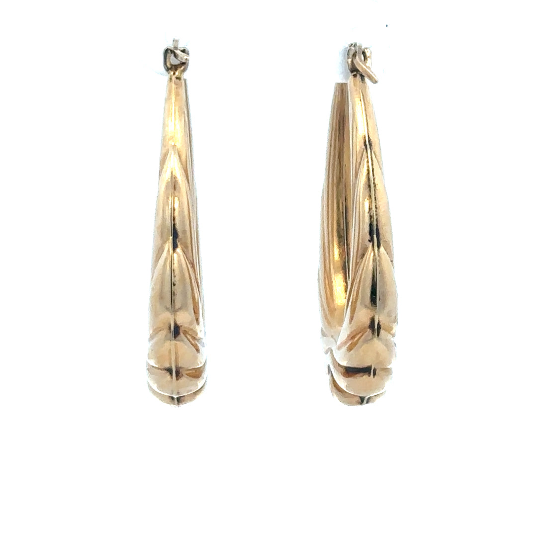 9ct yellow gold hoop earrings, 3.8g, unbranded, shiny and smooth circular earrings displayed on a white background.