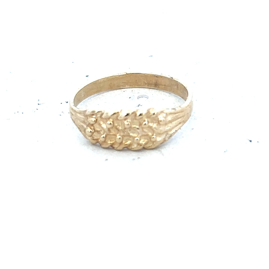 9ct yellow gold keeper ring in size H, unbranded, featuring a simple, polished band with a secure keeper setting.
