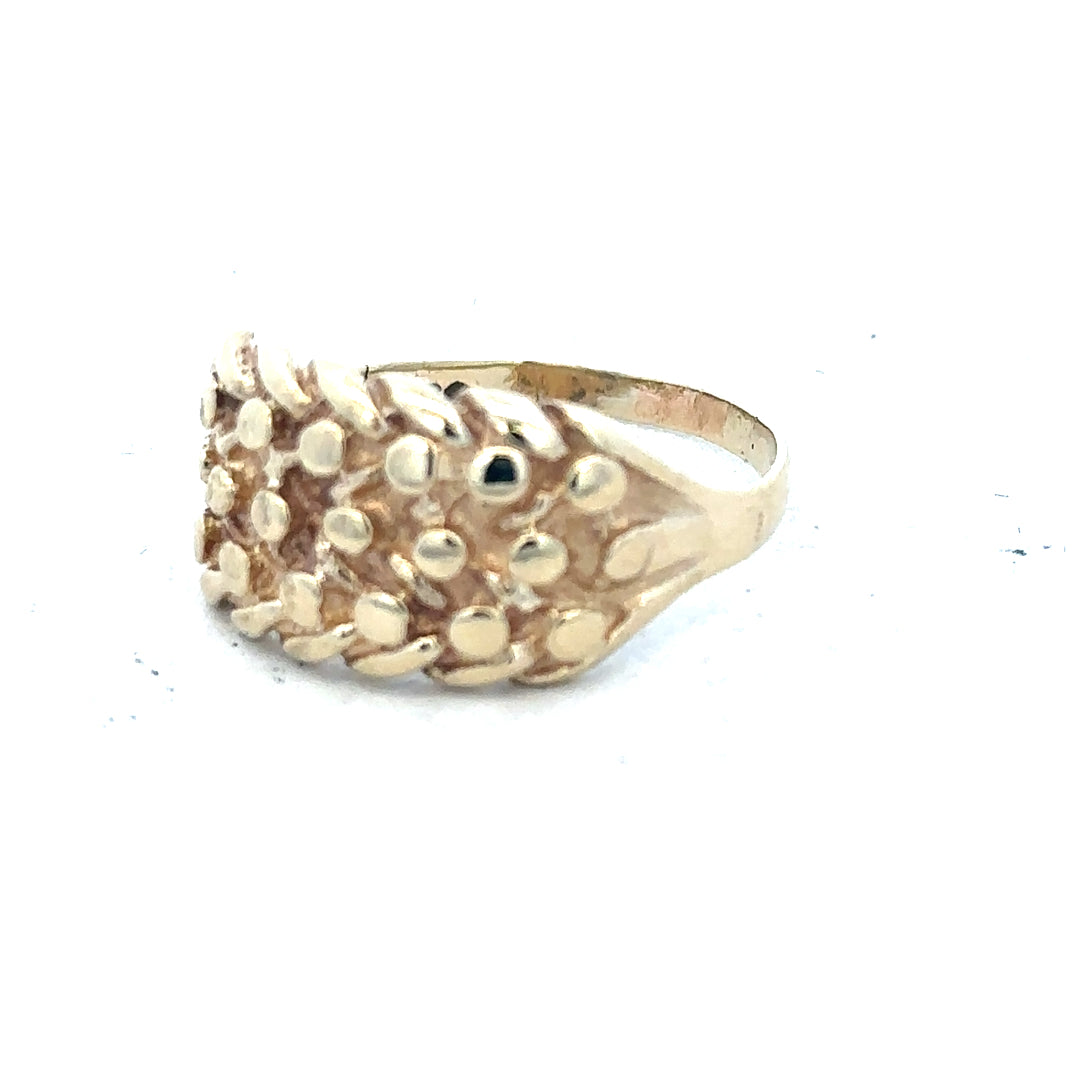 9ct yellow gold keeper ring in size P1/2, featuring a simple design, unbranded jewelry with a polished finish.